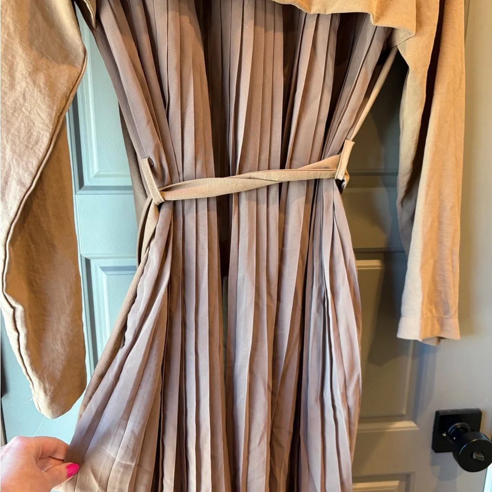 Hayden Beige Pleated Trench Coat with Belt - Picture 5 of 6